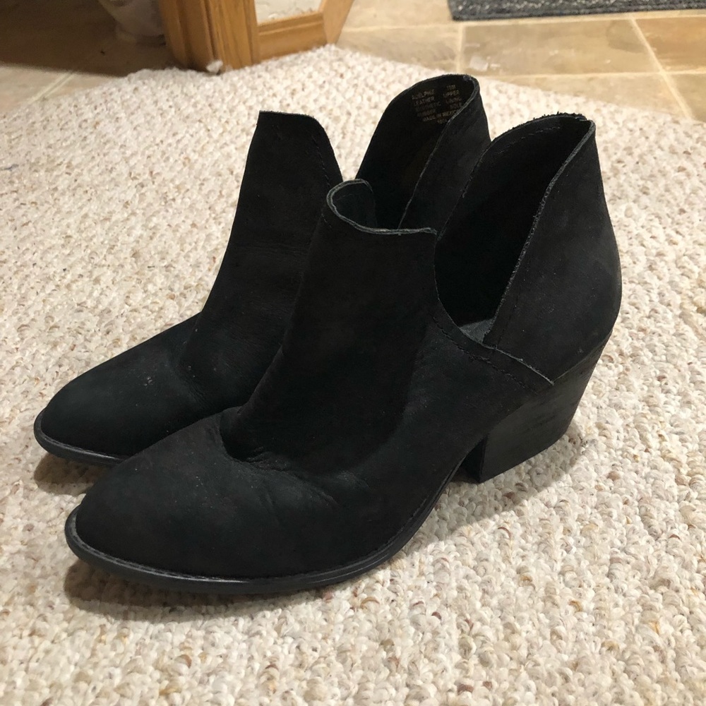 Black Steve Madden Pointed Toe Healed Booties